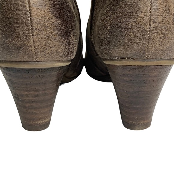 Bare Traps Like New Side Zip Distressed  Brown Ankle Boot 2” Stacked Heel Size 7 - Picture 8 of 12